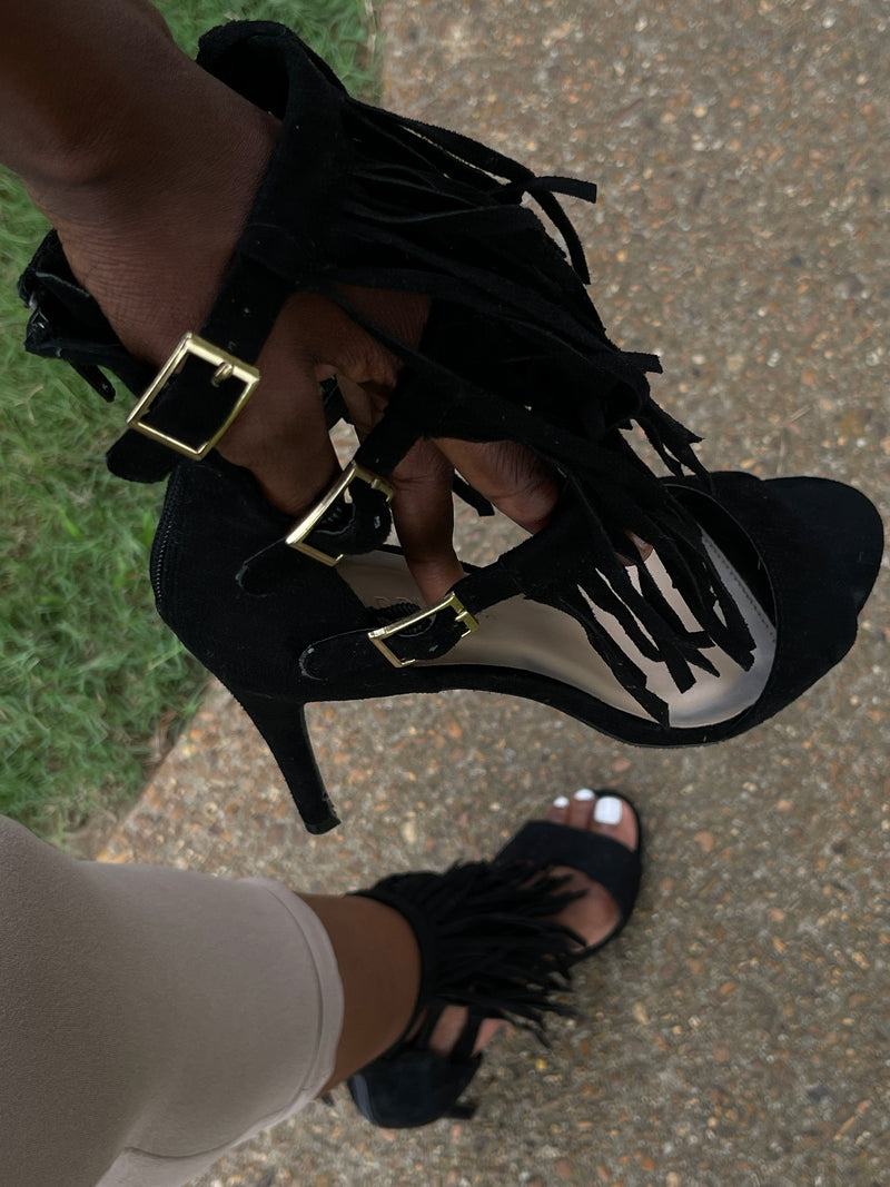 Black fringe heels women sz 9