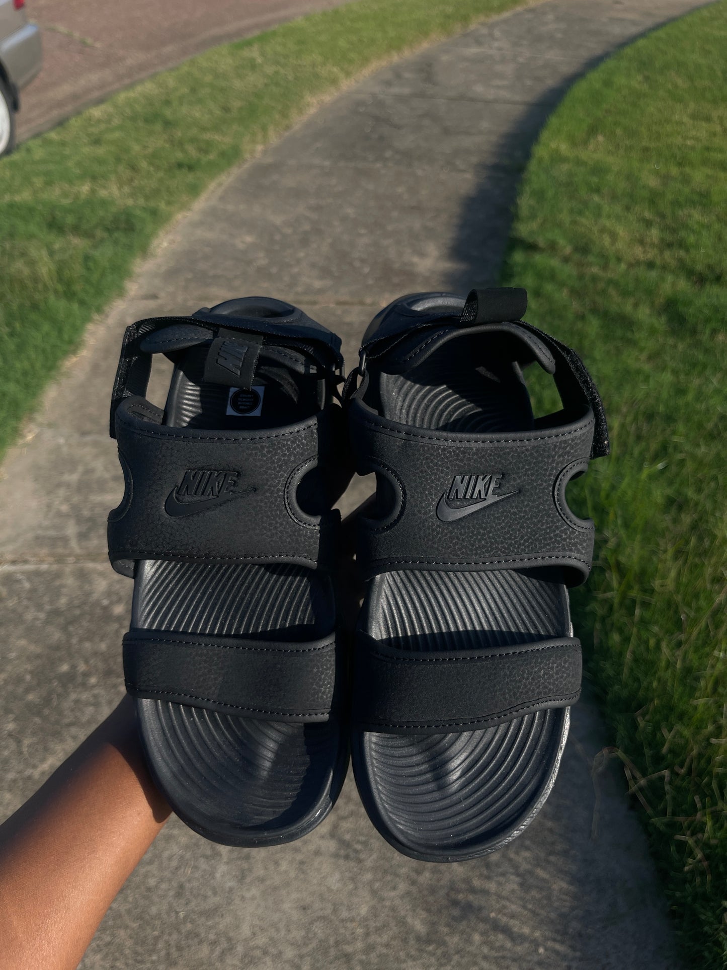 NEW Nike sandals black women sz 8