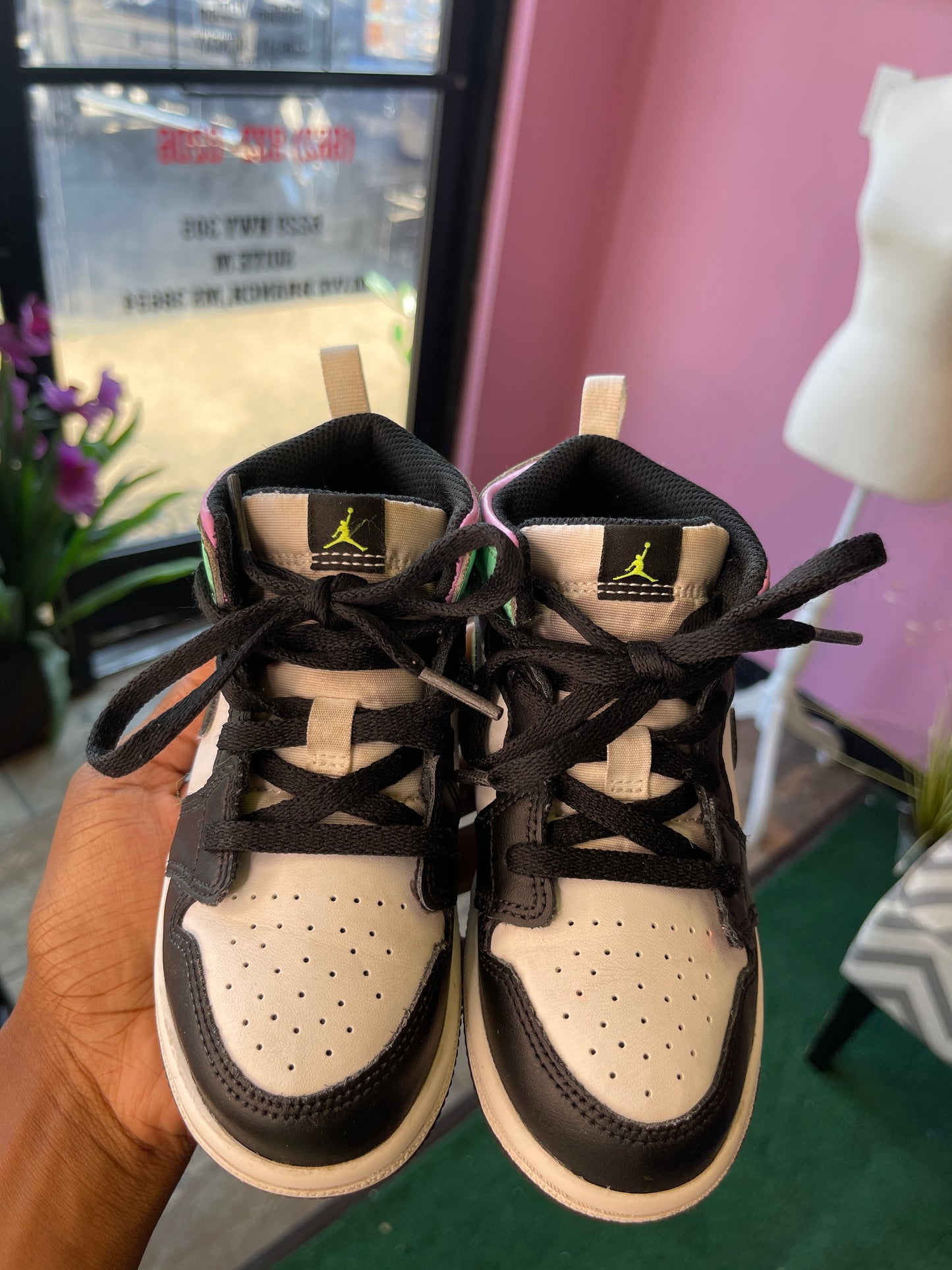 Nike Air Jordan 1s White Green Girls Boys sz 10C