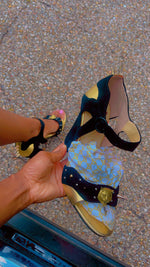 Gucci gold black heels women sz 40