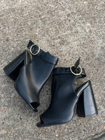 Qupid Black heels women sz 6.5